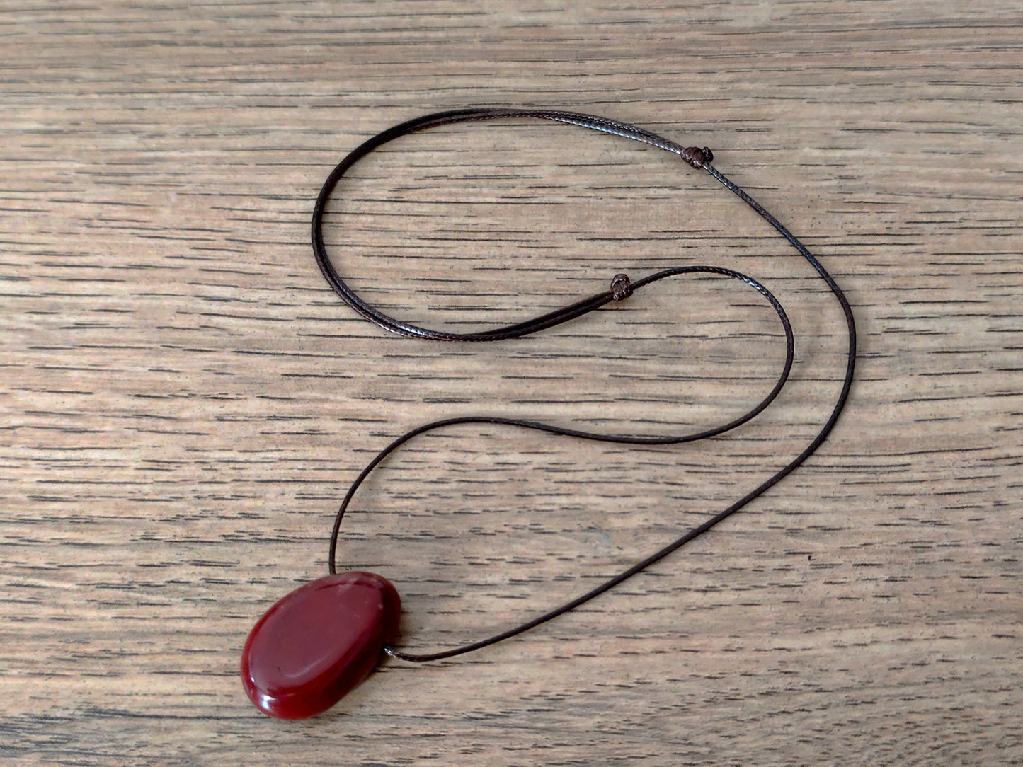 30 x 19 mm Edelstein roter Jaspis Cabachon Anhänger inkl.Kordel