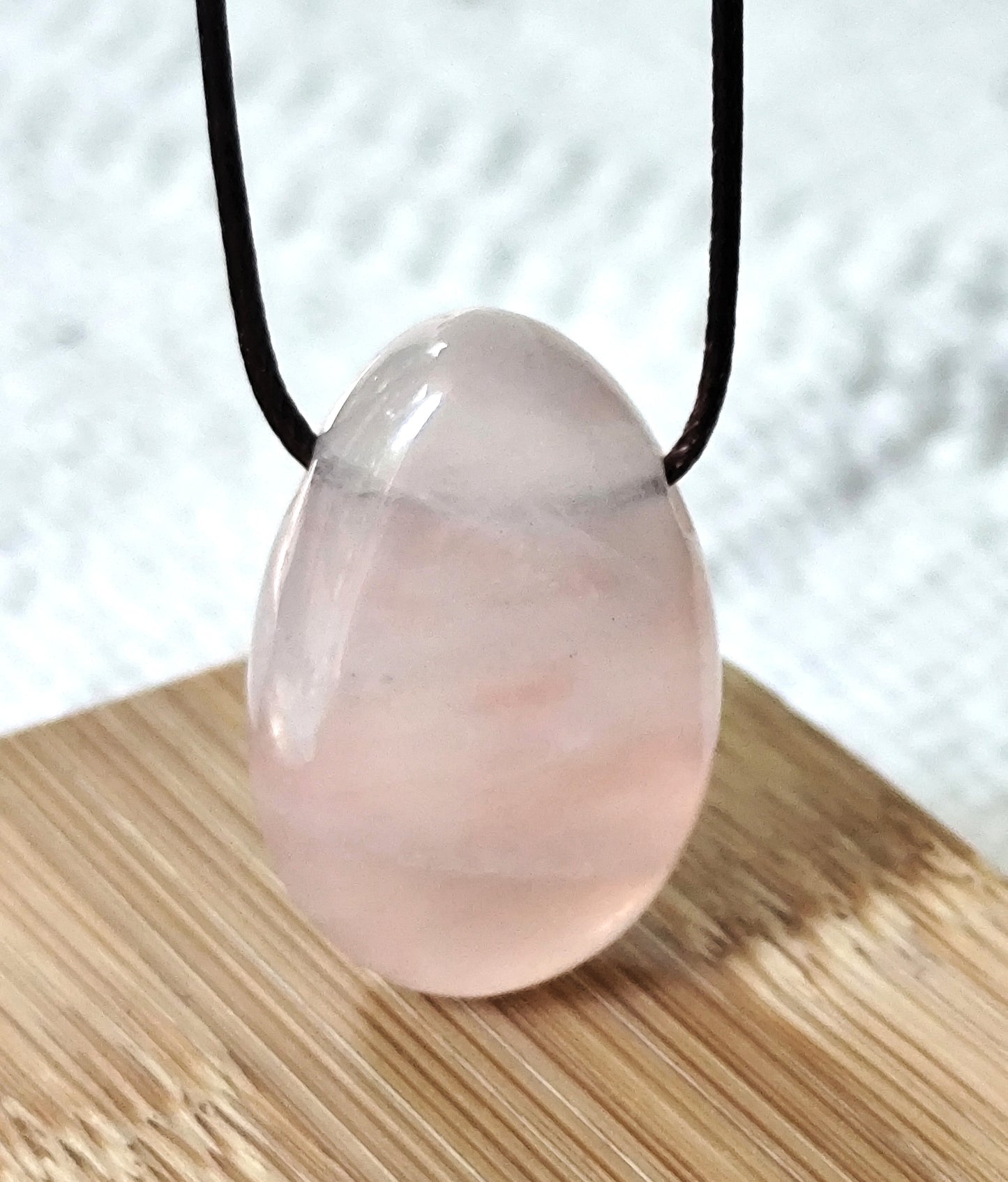 30 x 19 mm Edelstein Quarz rosa Cabachon Anhänger inkl.Kordel