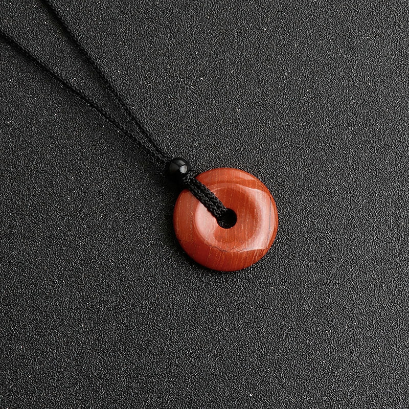25 mm Naturstein Edelstein Donut Anhänger inkl. geflochtene Halskette