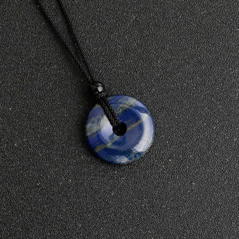 25 mm Naturstein Edelstein Donut Anhänger inkl. geflochtene Halskette